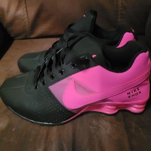 Women's Nike shox deliver size 8.5
